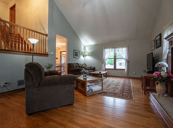 3rd image of 1402 Lemna Ave
