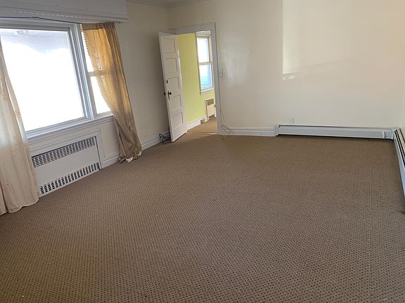 3rd image of 2941 Oceancrest Blvd #1