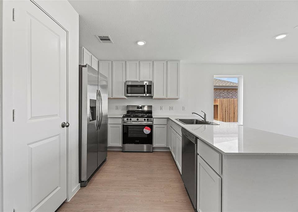 1st image of 6619 Sassafras Green Dr