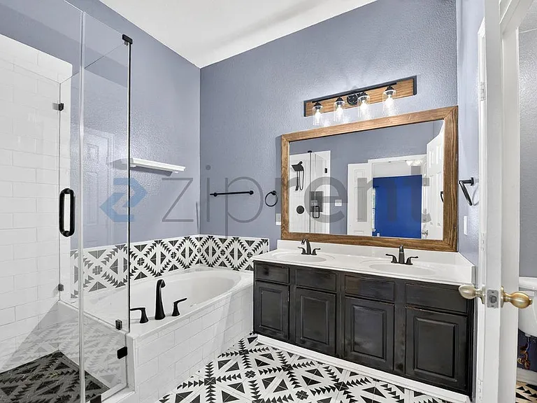 5228 Lake Grove Dr — Photo 9