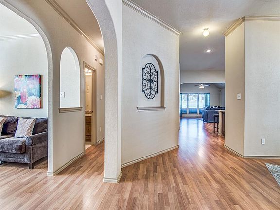 5th image of 5009 Harney Dr
