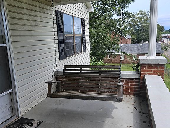 3rd image of 310 Franklin St NW