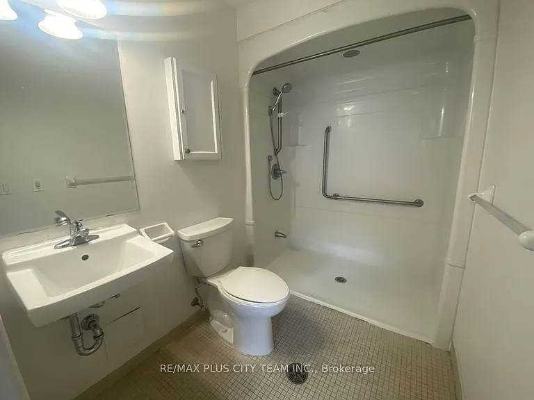 12 Rean Dr #210 — Photo 9