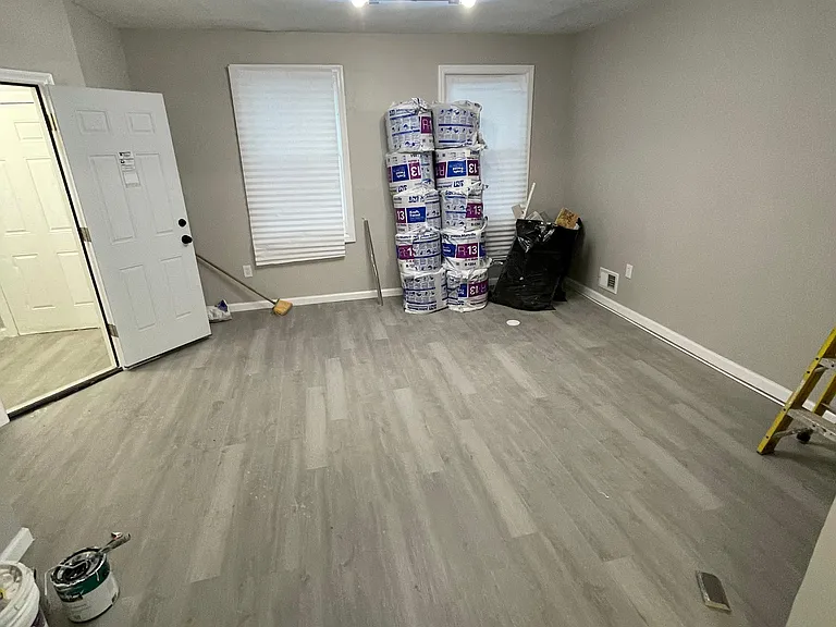 291 W Runyon St #1F — Photo 1