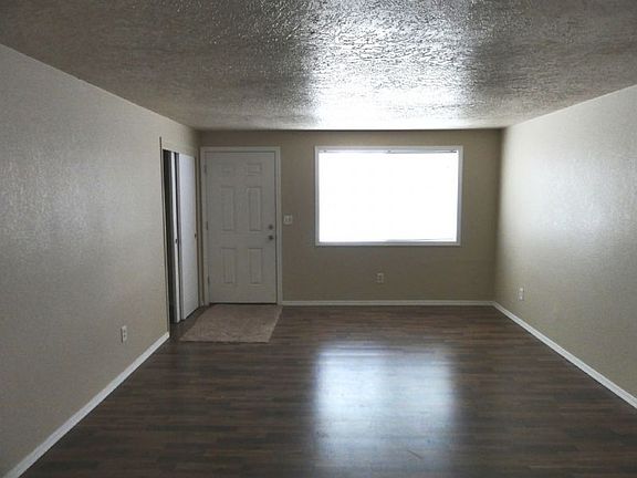 3rd image of 2718 NE 84th Ave