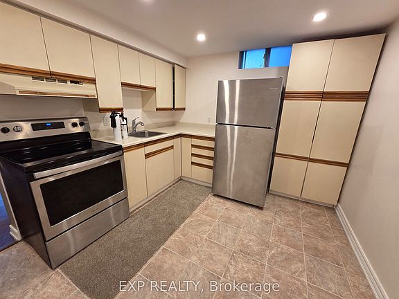 4th image of 696 Penny Ln
