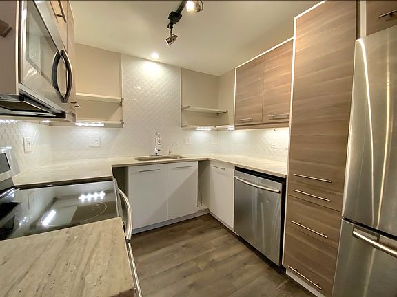 4th image of 621 S Maple Ave APT 100