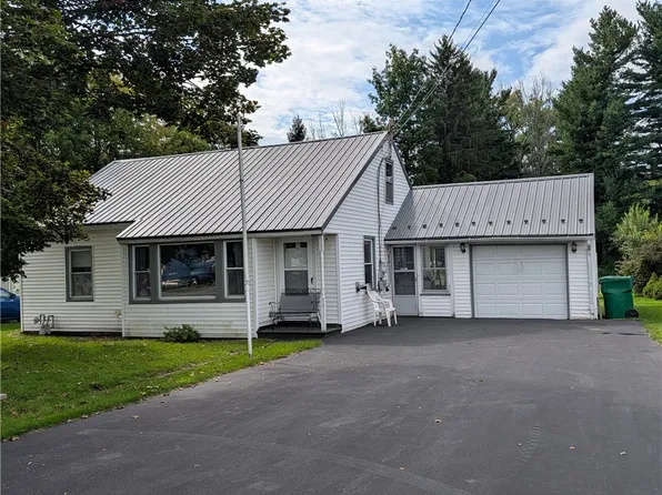 16592 Ridge Rd, Holley, NY 14470