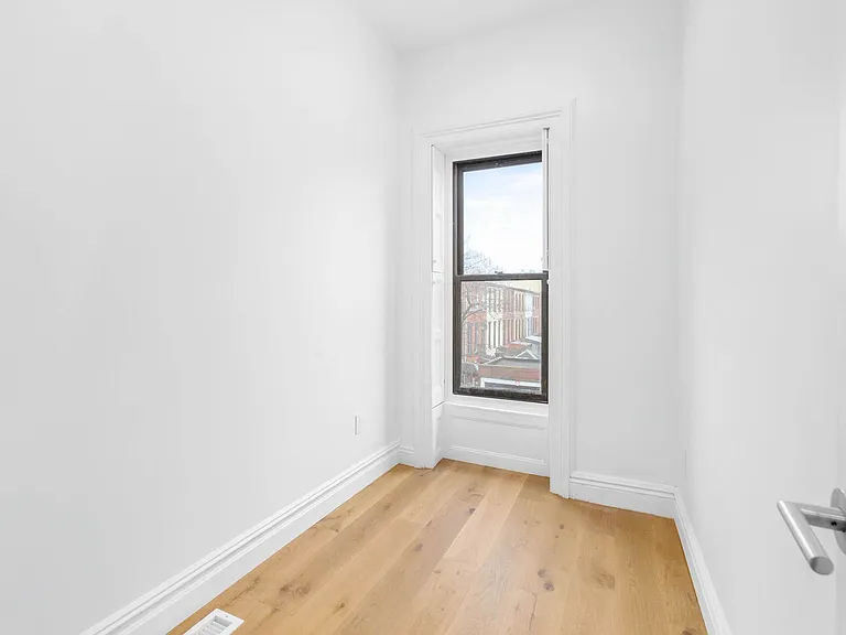 483 Macon St #2 — Photo 15