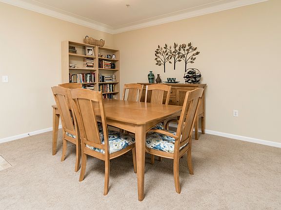 3rd image of 1441 Cambridge Lakes Dr