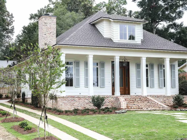 210 Tensaw Ave, Fairhope, AL 36532