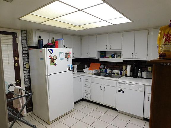 4th image of 183 Lago Vista Blvd