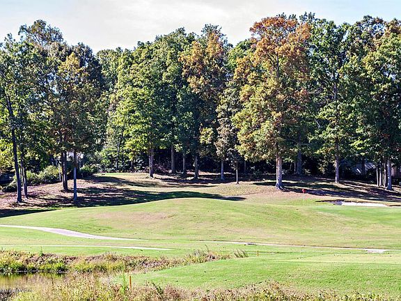 3rd image of 118 Stoke Poges