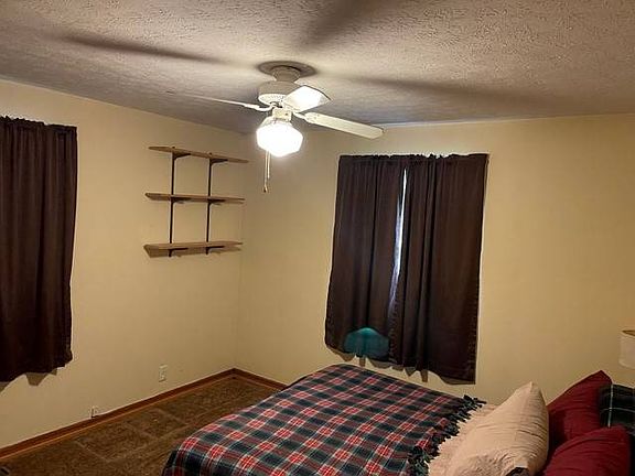 5th image of 203 E Clearwater St