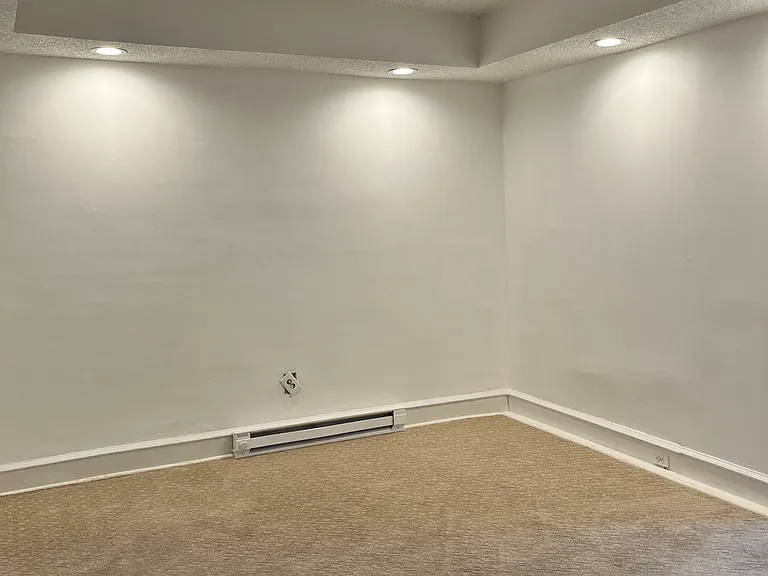 4946 N Broad St #3F — Photo 6