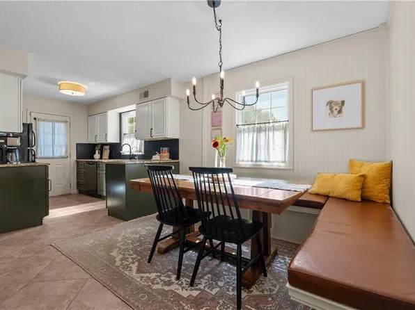 9273 Reeder Dr, Overland Park, KS 66214