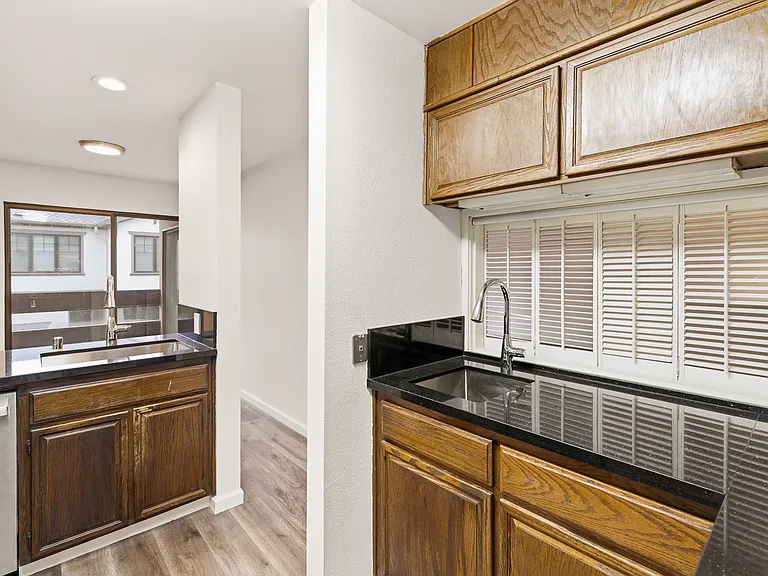 58 E Poplar Ave #5 — Photo 7