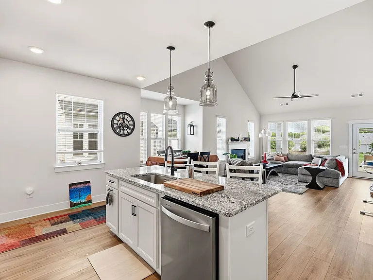 1615 Chelmsford Ct — Photo 11