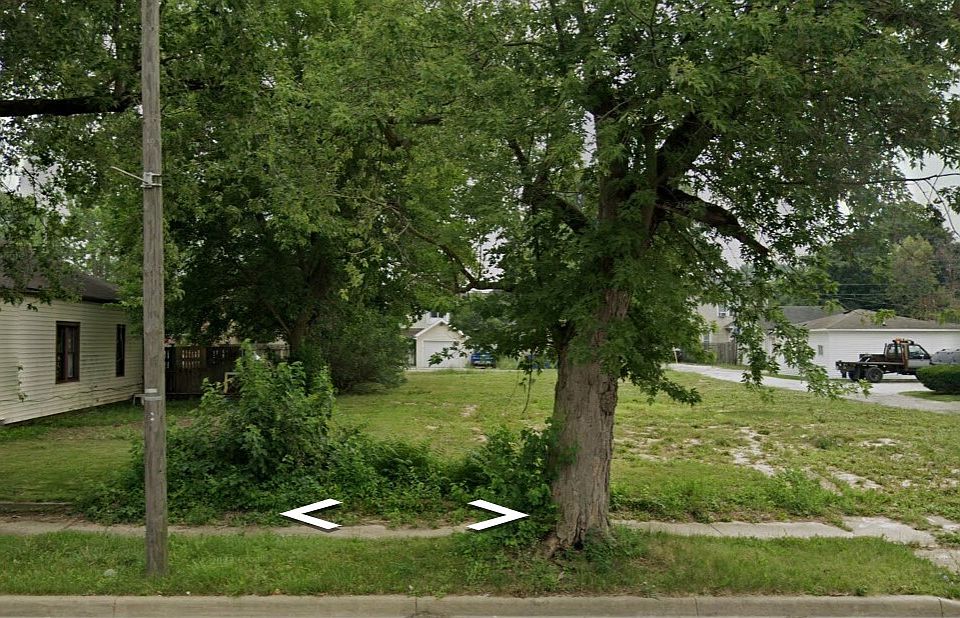 2nd image of 811 W 3rd St