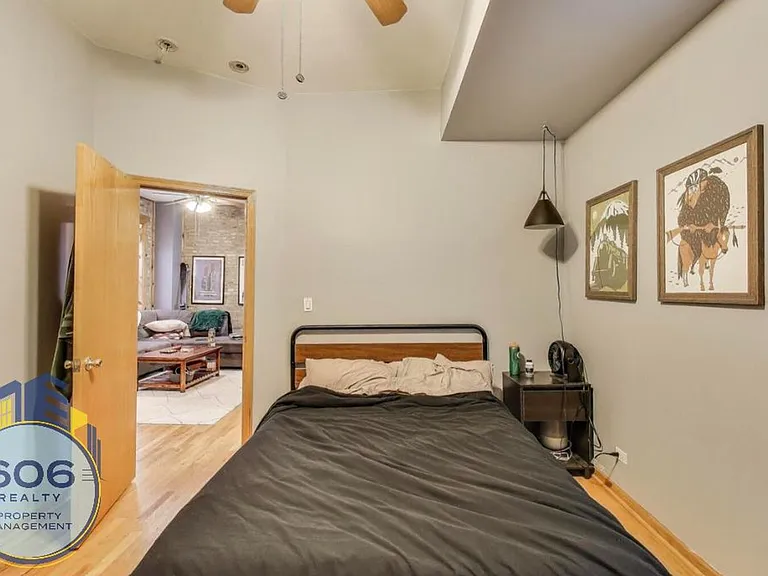 West Town Apartments! — Photo 7