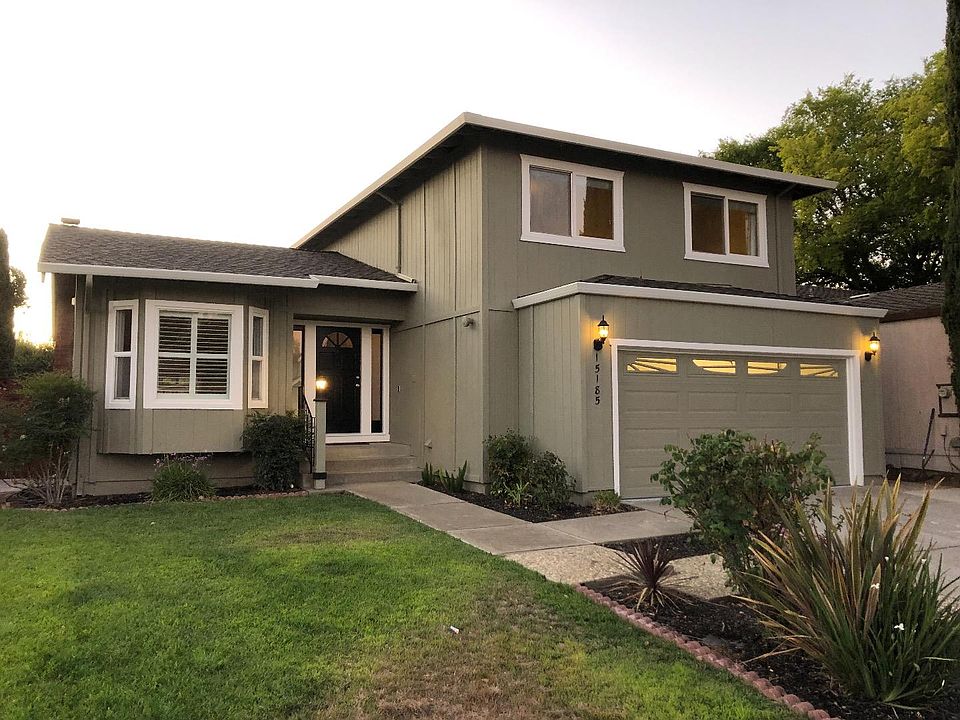 1st image of 15185 Venetian Way
