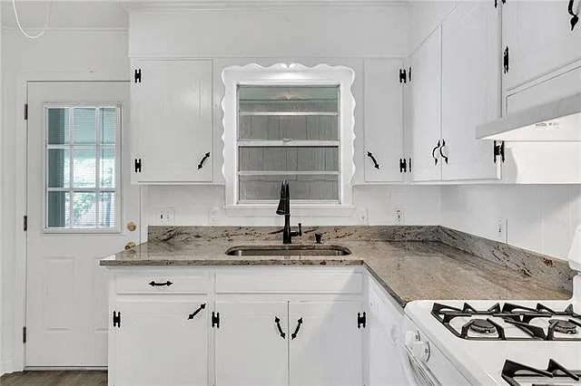 619 W 25th Ave — Photo 7
