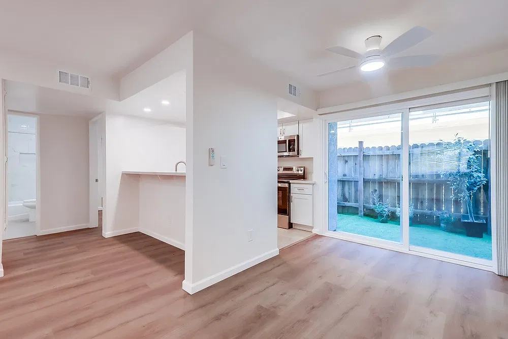 2 bed, 850 sqft, $2,395 — Photo 4