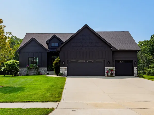 1816 Starling Ct, Polk City, IA 50226