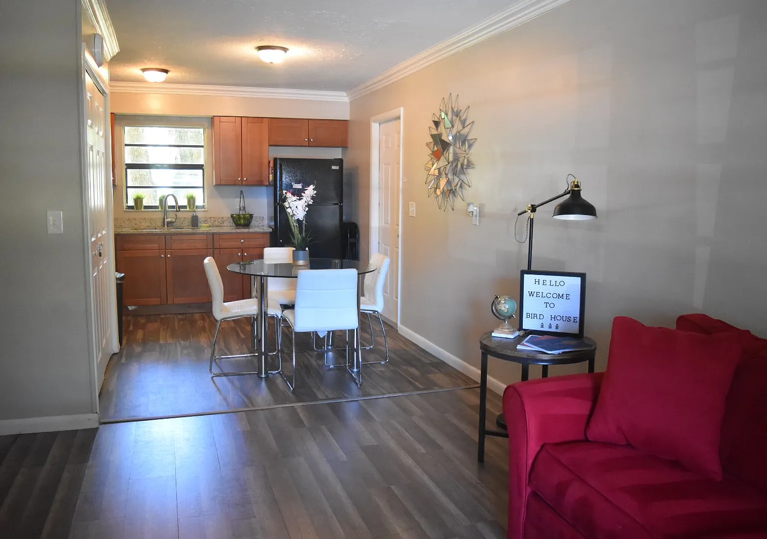 2 bed, 812 sqft, $1,350 — Photo 3