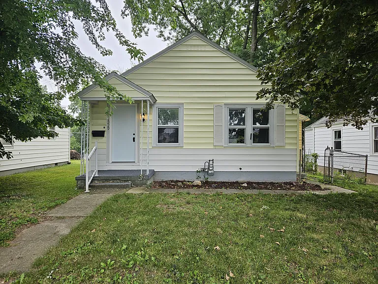 1229 Spring St — Photo 1