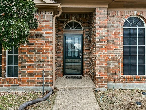 3rd image of 10904 Paisano Dr
