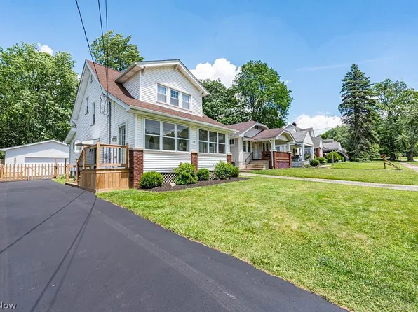 176 Maple Dr, Youngstown, OH 44512