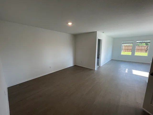 317 Rock Springs Dr — Photo 8