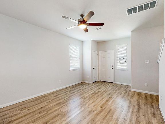 4th image of 978 Marquis Dr