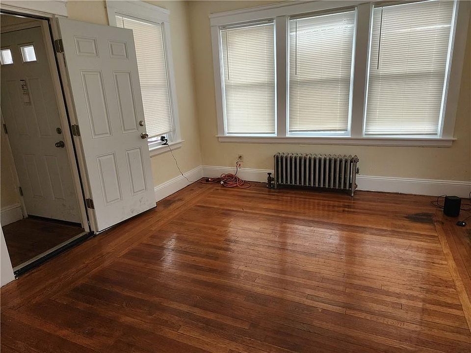 102 Donelson St, Providence, RI 02908 Zillow