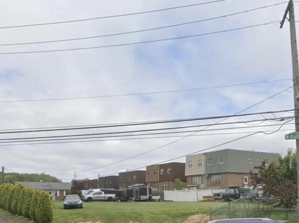 8779 Ashton Rd, Philadelphia, PA 19136