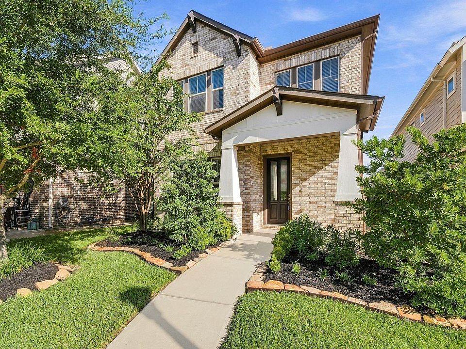 1st image of 27022 Brighton Valley Way
