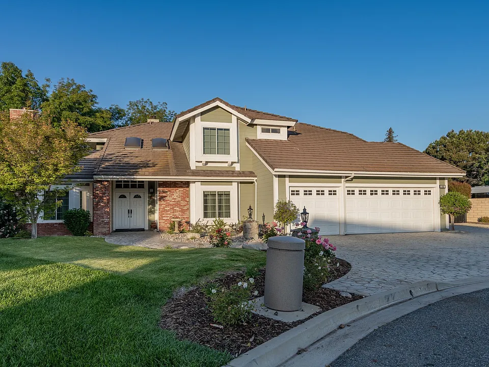 385 Forelock Ct