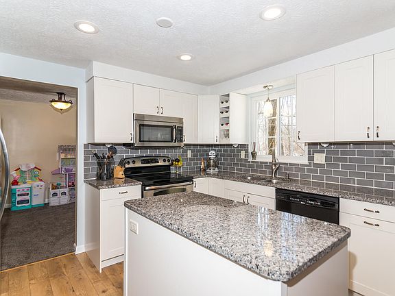 4th image of 9102 Allisonwood Dr