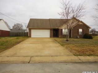537 Deer Dr, Henderson, TN 38340