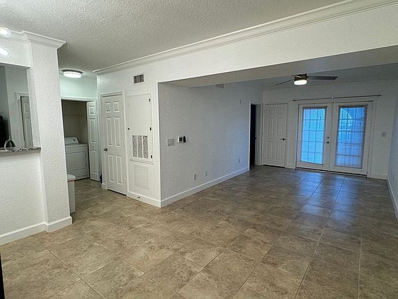 3rd image of 206 E South St Unit 5007