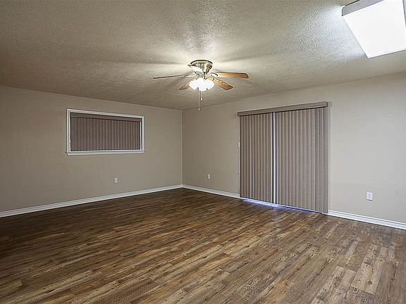 5th image of 5395 Emerald Dr