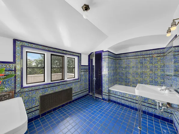 4621 Waldo Avenue image 15 of 18