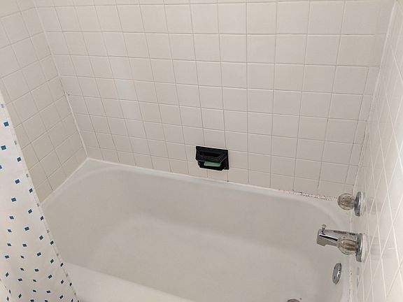 3rd image of 716 N Vermont St #1