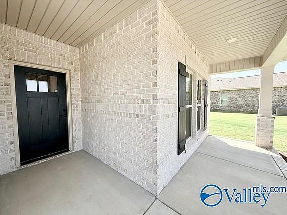 4th image of 520 Cloverleaf Dr
