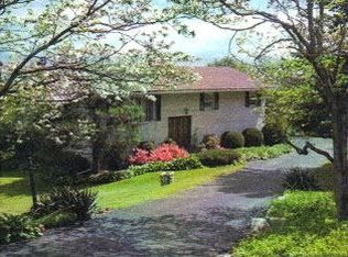 65 Grandview Dr, Bloomingburg, NY 12721