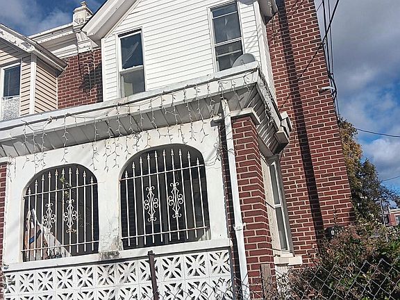4th image of 129 W Courtland St