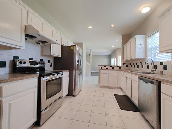 2nd image of 3834 Canton Dr