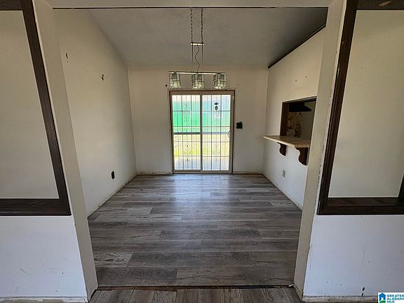 4th image of 315 3rd St