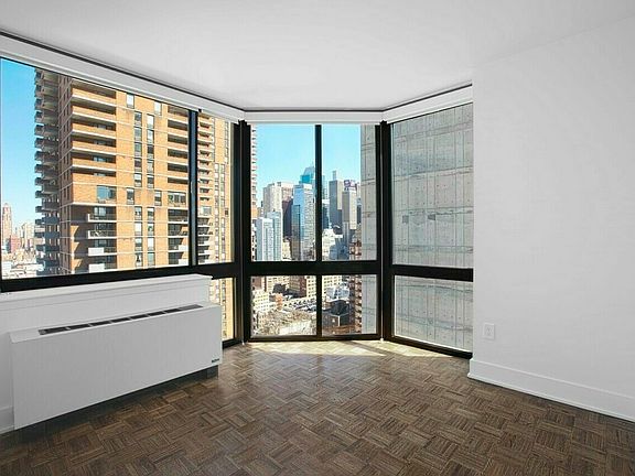 3rd image of 420 W 42nd St APT 39B